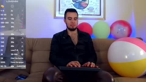 Bradley Colton Independ Model online show from December 18, 3:22 pm