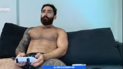 bradtrainn online show from July 31, 2:55 am