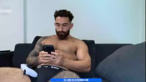bradtrainn online show from August 1, 3:05 am