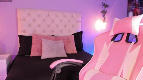   online show from February 17, 12:16 pm