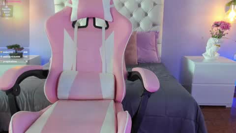   online show from March 1, 12:45 pm