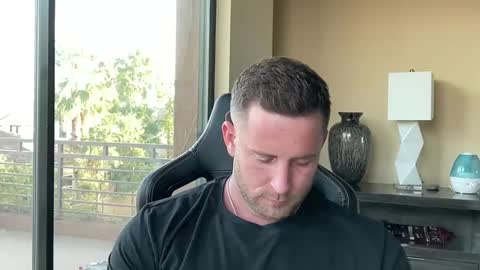 Snapshot of brettmycles chatting on December 13, 11:39 pm Brett Mycles online show from December 13, 11:39 pm