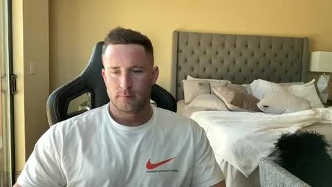 Snapshot of brettmycles chatting on January 16, 6:37 pm Brett Mycles online show from January 16, 6:37 pm
