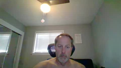 hey online show from April 22, 9:08 pm