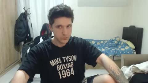 brownhaiir online show from March 26, 8:35 pm