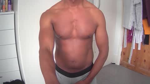 brownprince260 online show from March 13, 1:41 pm