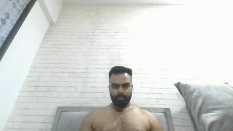 brownstud95 online show from November 14, 8:21 pm