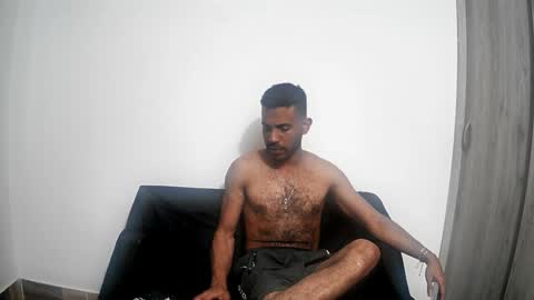 bruce_1111 online show from March 16, 10:57 pm