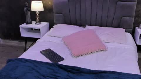 Bruce Hans online show from February 2, 11:30 am