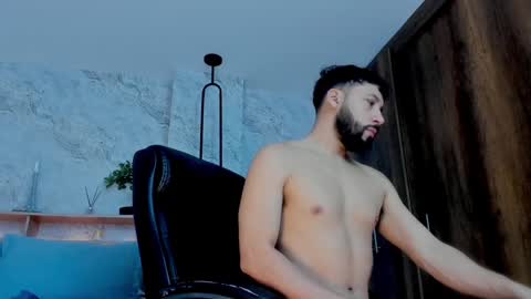 Andres Suarez online show from December 2, 5:13 pm