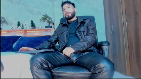 Andres Suarez online show from December 14, 3:36 pm