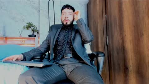 Andres Suarez online show from December 7, 1:15 am