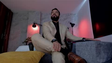 Andres Suarez online show from November 30, 1:24 pm