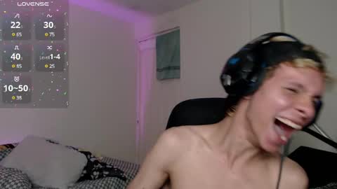 bryamado online show from December 4, 4:10 am