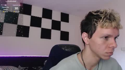 bryamado online show from October 1, 7:51 pm