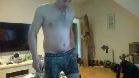 buckyfastie online show from April 3, 3:53 pm