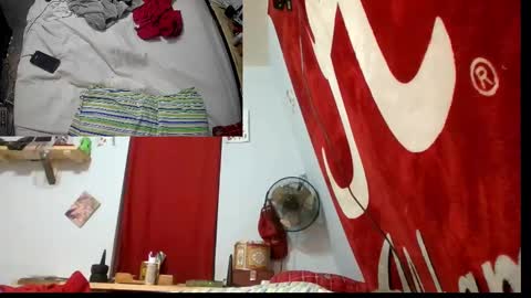 Snapshot of budsonly33 chatting on December 13, 7:59 am budsonly33 online show from December 13, 7:59 am