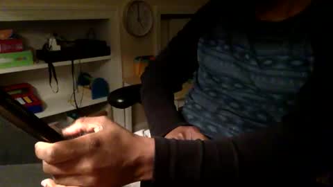 buffmidnight001 online show from April 18, 9:00 am