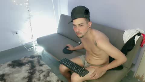 Snapshot of bulls_23_ chatting on October 7, 7:07 pm BULL online show from October 7, 7:07 pm