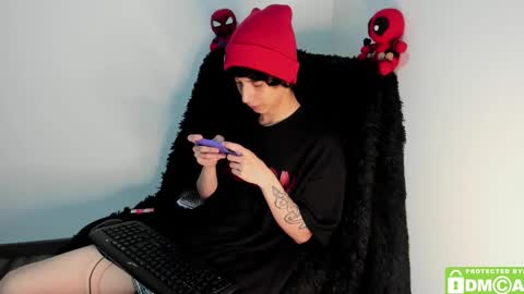 Snapshot of bumblubee chatting on December 29, 4:05 am Tonny online show from December 29, 4:05 am
