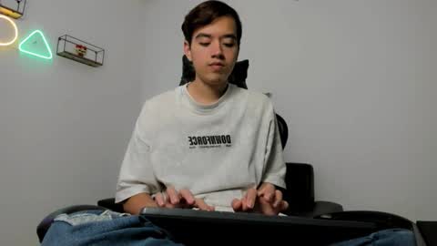 bunny online show from December 3, 12:33 pm