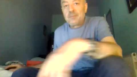 burnleyguy1977 online show from June 8, 4:35 am