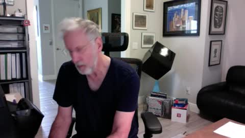 Snapshot of bustinout99 chatting on January 26, 2:19 pm afternoon wood online show from January 26, 2:19 pm