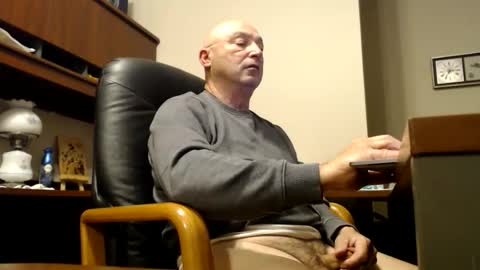 Calthegoose online show from October 27, 9:50 pm