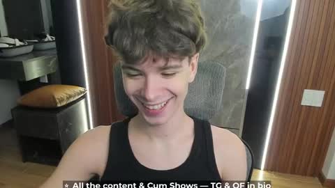 Hey I am Calvin  online show from May 19, 3:18 pm