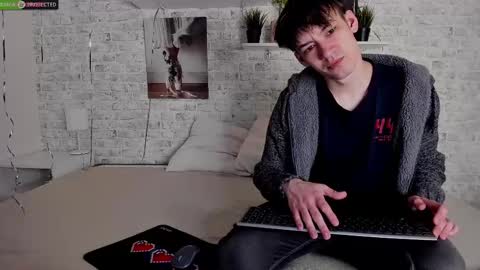 Calvin Owens online show from March 9, 3:44 am