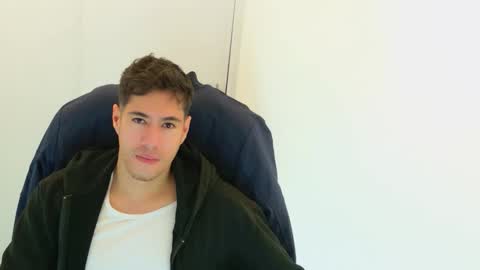 camara110 online show from November 16, 4:25 am