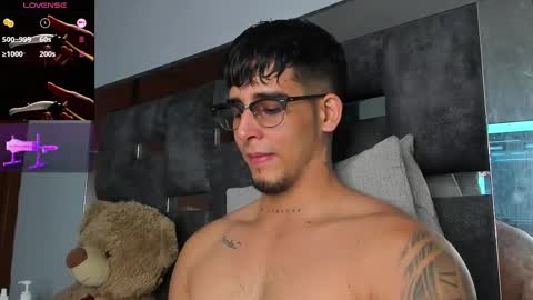   INDEPENDENT MODEL online show from September 17, 4:46 am