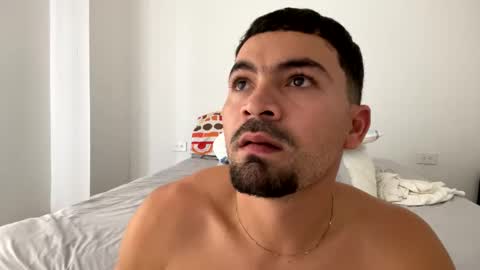 camilor_30 online show from October 20, 3:16 pm