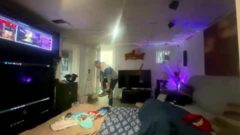 CanadaGuy1978 online show from April 2, 3:20 pm