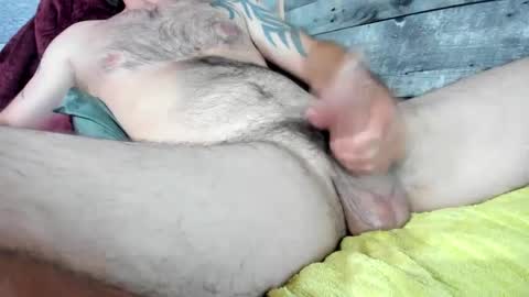 canuk1983 online show from October 7, 10:58 pm