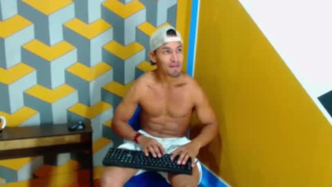 carl_jhonson1 online show from December 30, 7:11 pm