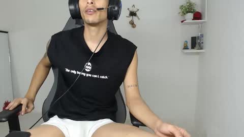 carlossmi01 online show from February 8, 4:40 am