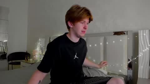 New hot boy online show from October 8, 5:45 am