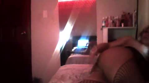 Snapshot of casfelll chatting on October 10, 7:24 am casfelll online show from October 10, 7:24 am