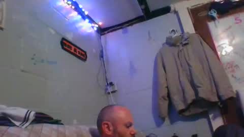 TheGoldenStroker222 online show from November 4, 7:20 am