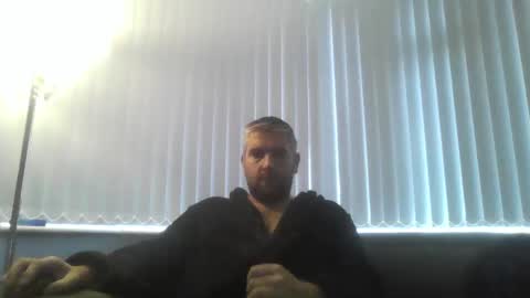 ch33ky85 online show from December 5, 12:33 pm