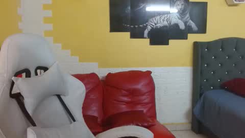 chacorta_ online show from April 7, 1:11 pm