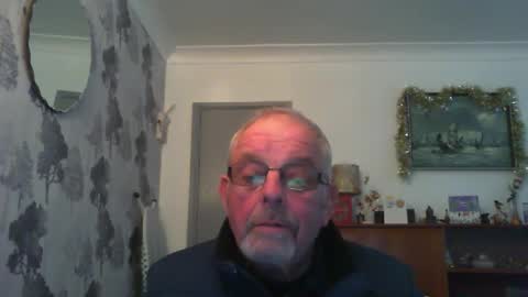 Champers online show from December 16, 2:05 pm