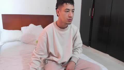 Snapshot of chandler_kenji chatting on October 20, 12:20 pm Kenji online show from October 20, 12:20 pm