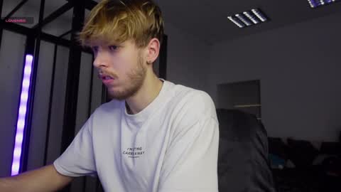 CHARLES SINS online show from February 1, 5:26 pm