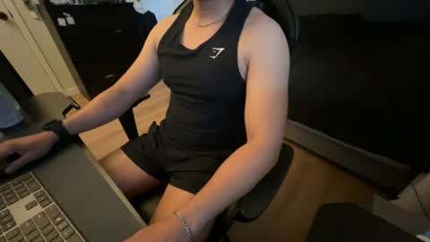 charliekkw online show from June 21, 6:57 pm