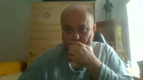 charly online show from November 10, 8:30 am