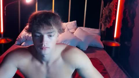 Snapshot of chase_muscular chatting on September 19, 10:26 am Chase online show from September 19, 10:26 am