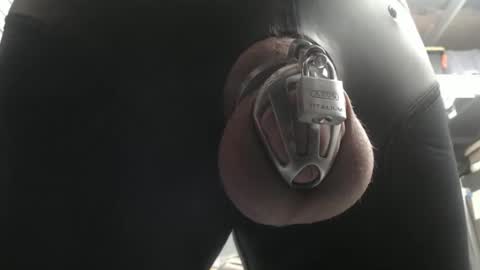 Snapshot of chastityslave90 chatting on October 21, 5:05 pm ChastitySlave90 online show from October 21, 5:05 pm