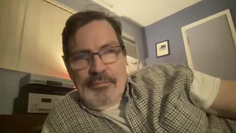 Snapshot of cheddarman chatting on January 4, 3:28 pm eddie online show from January 4, 3:28 pm